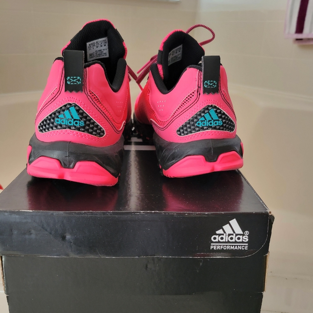 Running shoes, adidas Vigor TR